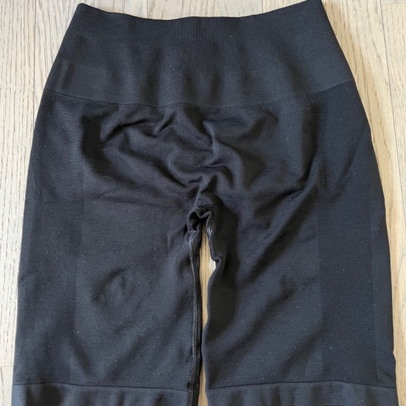 ALPHALETE - Women's Amplify Biker Short (Black - Small) - Picture 4 of 7